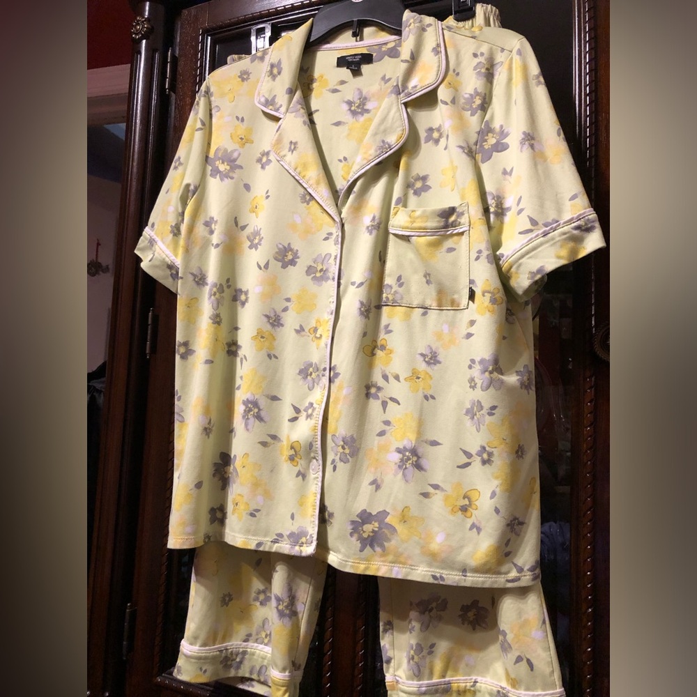 Yellow Floral Capri style Pajama Set